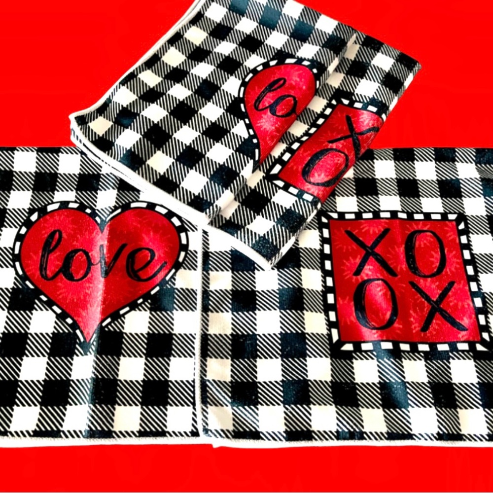 NIP SET of 2 Towels-heart & XOXO kitchen/bathroom - Picture 5 of 7